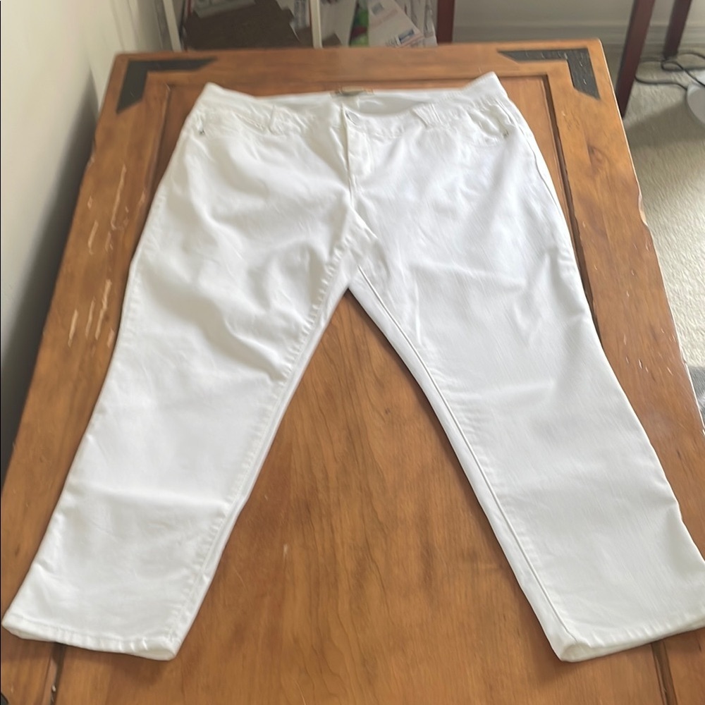 Democracy Absolution Cropped White Jeans Size 16W